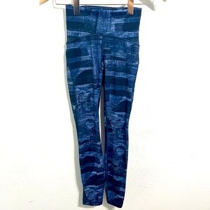 Lululemon Wunder Under train high right tight legging blue size 2